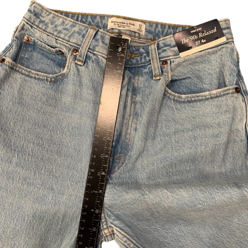 Abercrombie Curve Love 90s Relaxed Jeans Women's 27/4R High Rise Light Wash NEW - Picture 9 of 11
